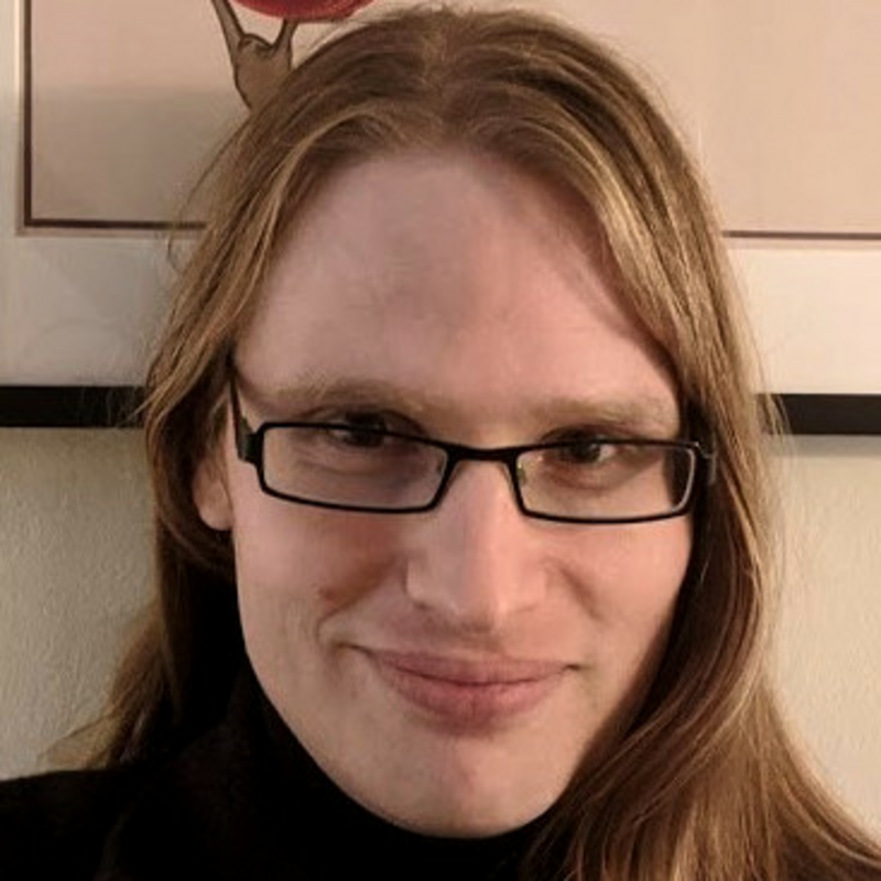 Headshot of Em Dean